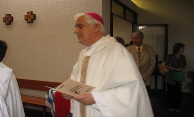 Cile: gratitudine e vicinanza di un anziano vescovo al neo-presidente Boric